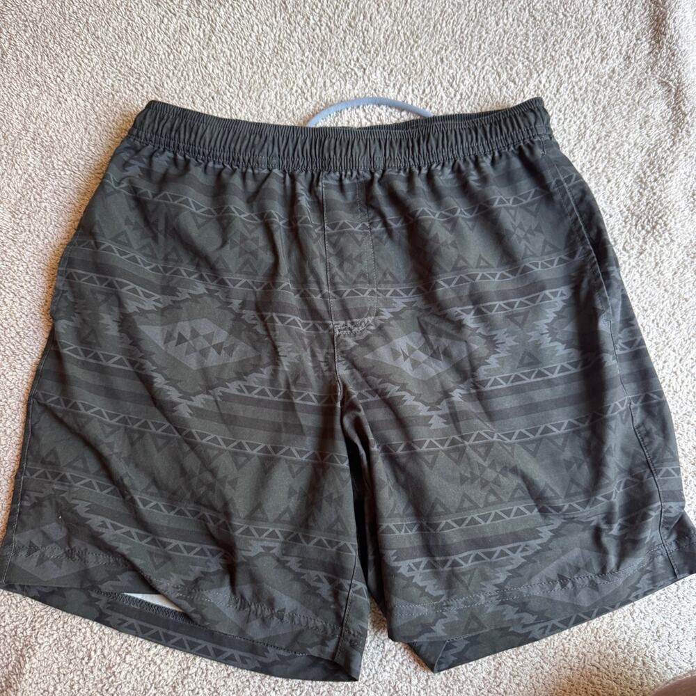 Chubbies Men’s Lined Athletic Shorts | Size Small | Gray Tribal Print | 7” Ins